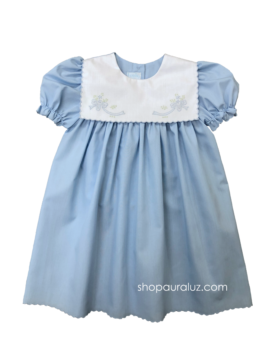 Auraluz White Scalloped Daygown with Blue Puppy Embroidery
